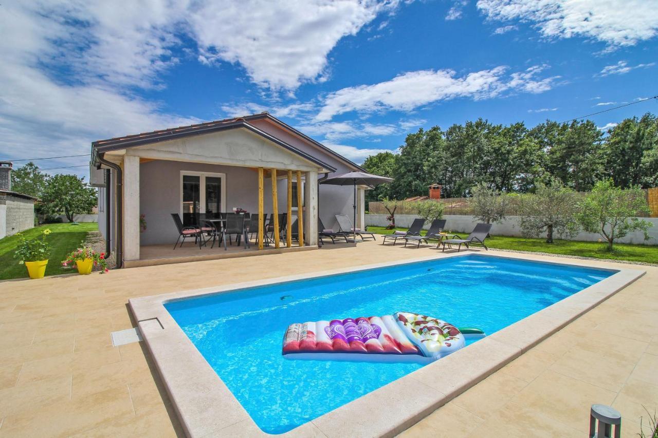 Villa Natascha in Pamići  Žminj Exterior foto
