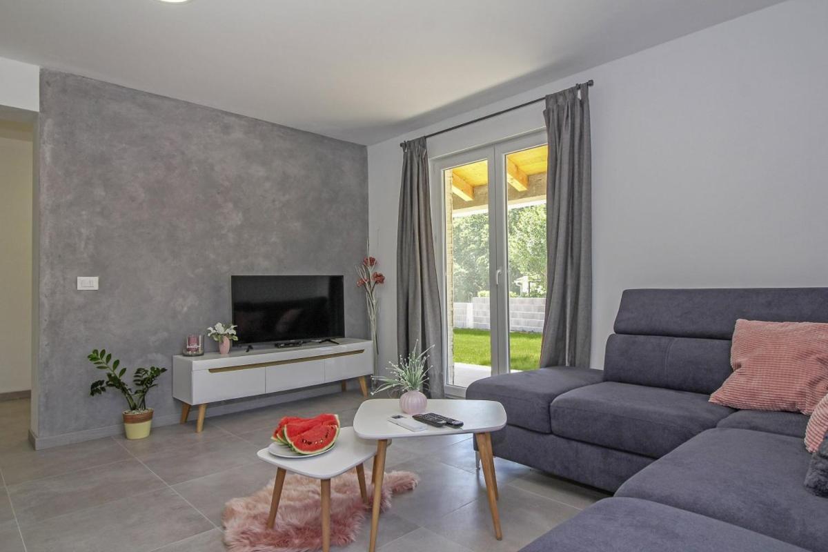 Villa Natascha in Pamići  Žminj Exterior foto