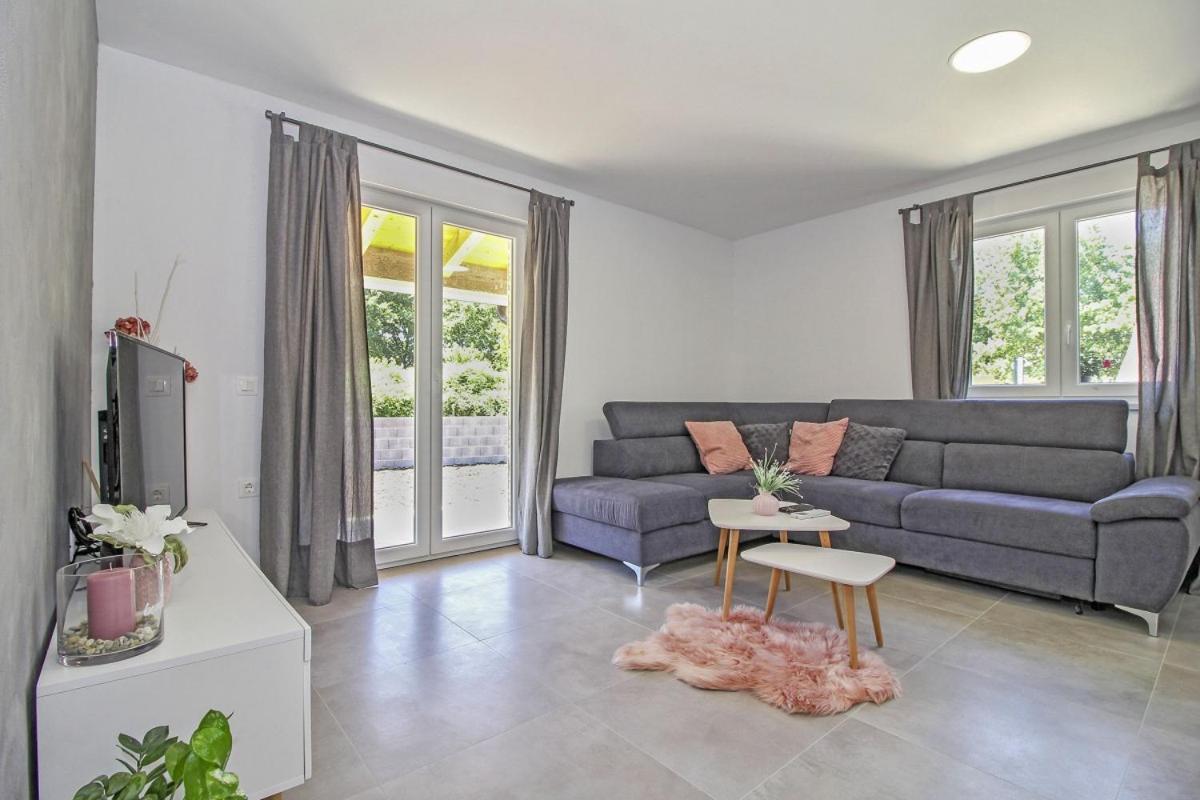 Villa Natascha in Pamići  Žminj Exterior foto